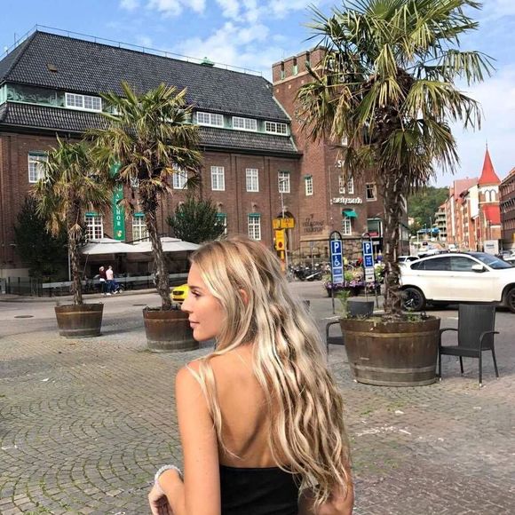 Meet your Posher, Melina - Picture 1 of 1